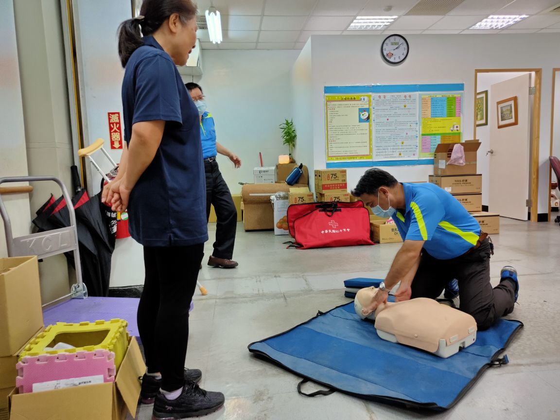 109.6.3軍訓室人員專業研討CPR+AED研習