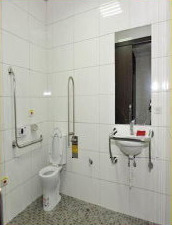 無障礙衛浴設備